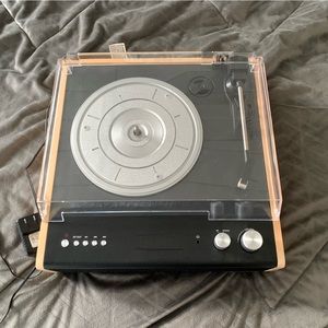 Victrola Record Player - Bluetooth capability